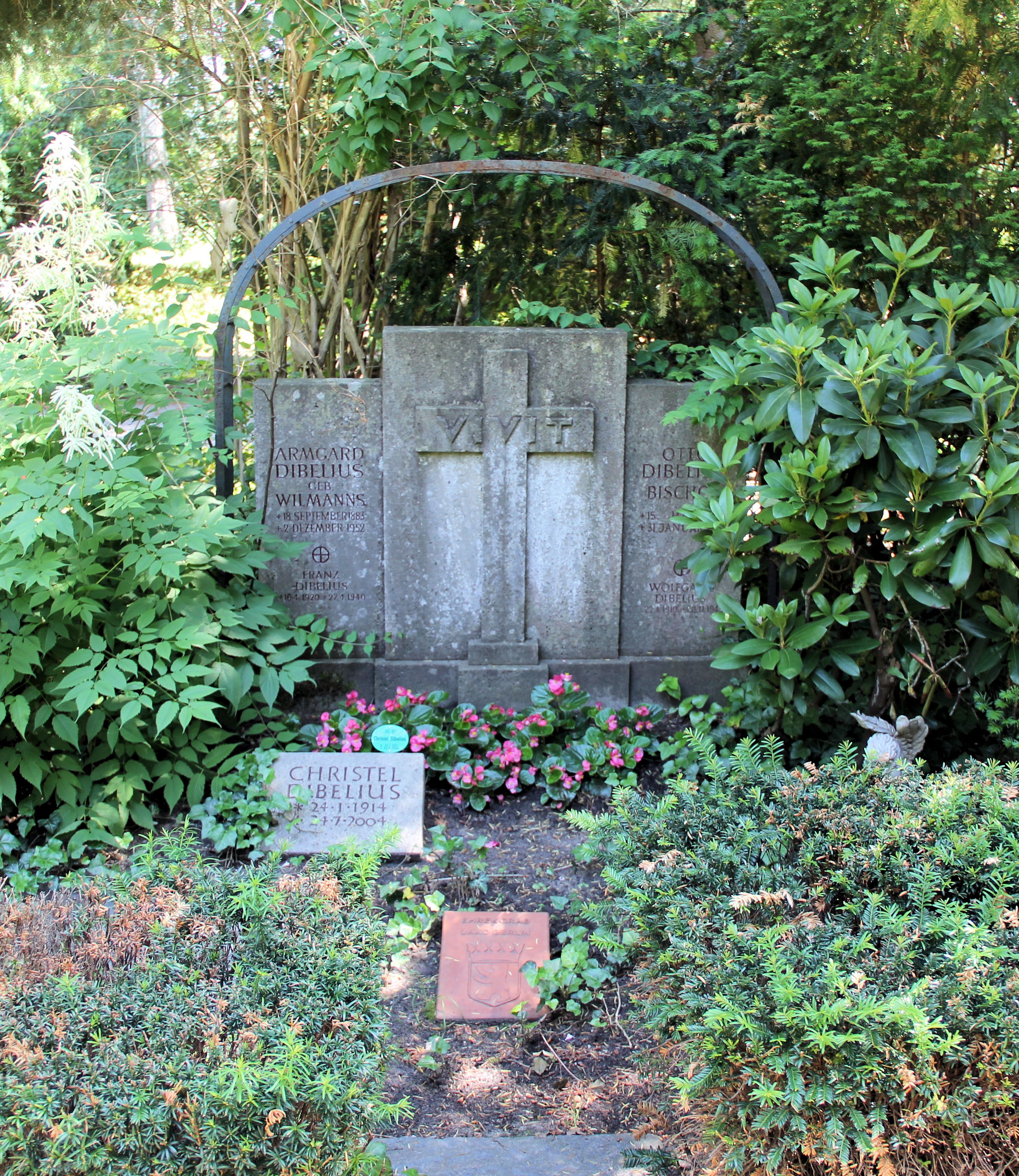 Ehrengrab von Otto Dibelius auf dem Parkfriedhof Lichterfelde
